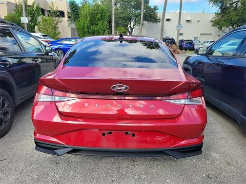 2023 Hyundai ELANTRA SEL
