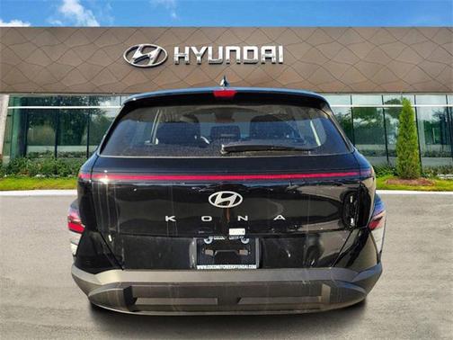 2025 Hyundai KONA SE