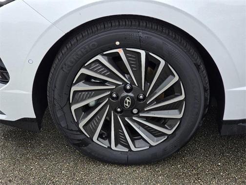 2025 Hyundai SONATA Hybrid Limited