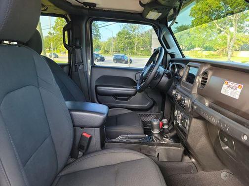 Granite Crystal Metallic Clearcoat 2020 Jeep Wrangler Unlimited Willys 4x4