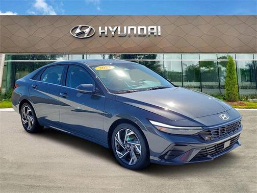 2025 Hyundai ELANTRA SEL
