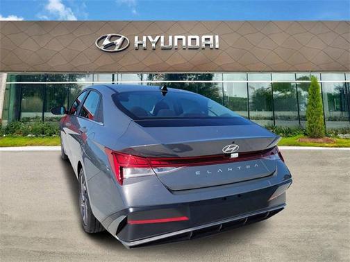 2025 Hyundai ELANTRA SEL