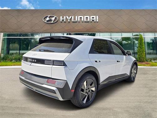 2025 Hyundai IONIQ 5 SE