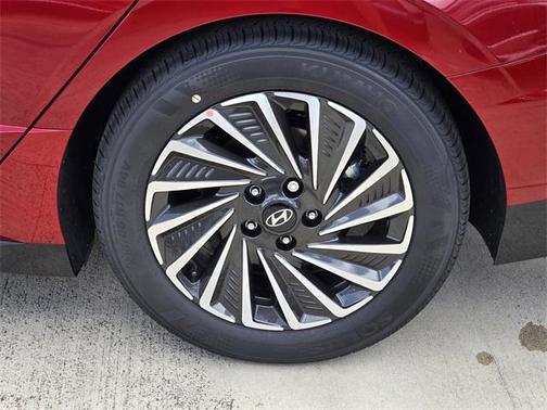 2025 Hyundai SONATA Hybrid Limited
