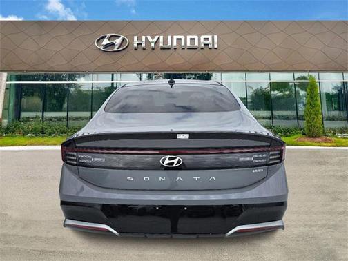 2025 Hyundai SONATA Hybrid SE