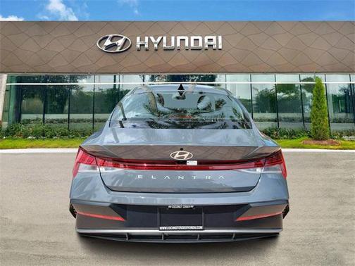 2025 Hyundai ELANTRA SEL