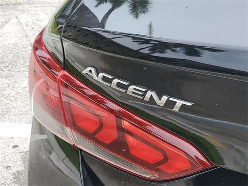 2022 Hyundai Accent SE