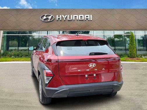 Ultimate Red Metallic 2025 Hyundai KONA SE