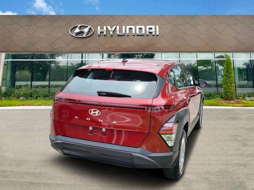 Ultimate Red Metallic 2025 Hyundai KONA SE