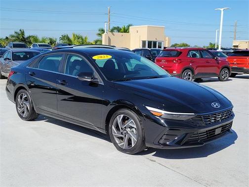 2025 Hyundai ELANTRA SEL