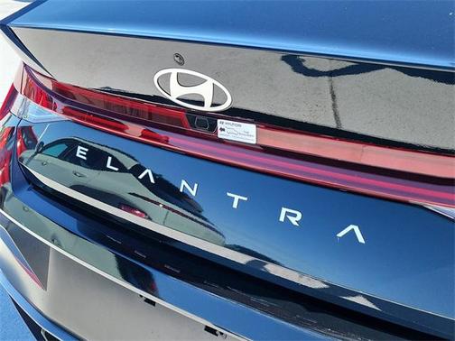 2025 Hyundai ELANTRA SEL