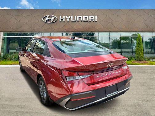Ultimate Red 2024 Hyundai ELANTRA SEL