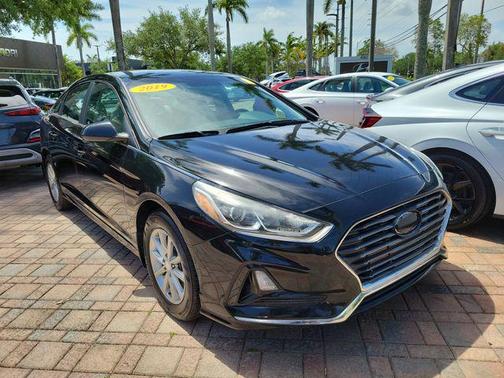 Phantom Black 2019 Hyundai SONATA SE
