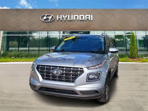 2024 Hyundai VENUE SEL