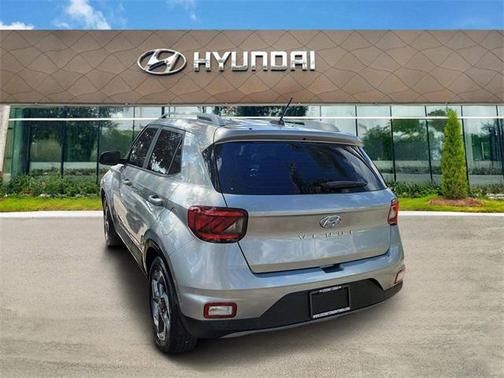 2024 Hyundai VENUE SEL