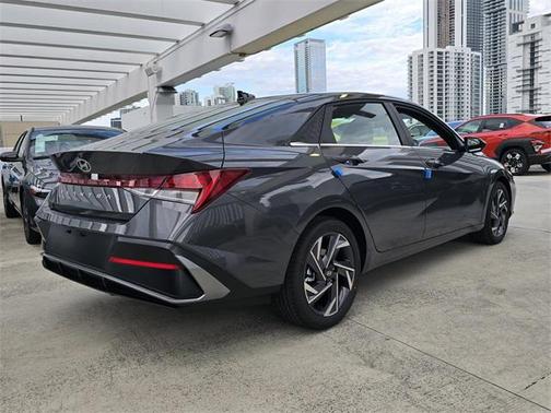 2025 Hyundai ELANTRA Sport