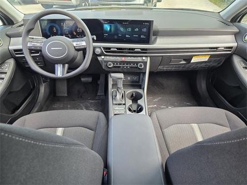 2025 Hyundai SONATA SE