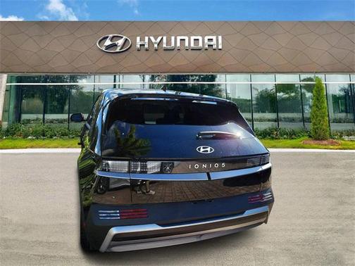 2025 Hyundai IONIQ 5 SE Standard Range