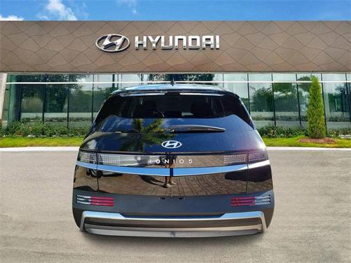 2025 Hyundai IONIQ 5 SE Standard Range