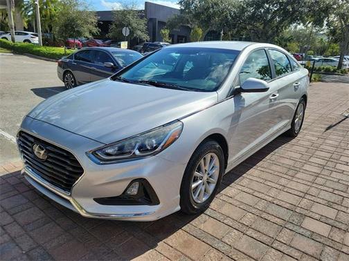 2019 Hyundai SONATA SE