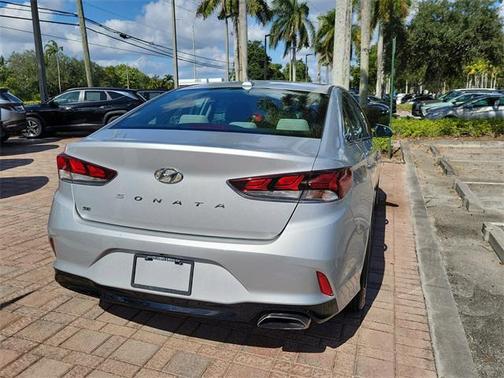 2019 Hyundai SONATA SE