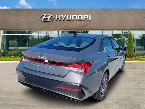 2025 Hyundai ELANTRA SEL