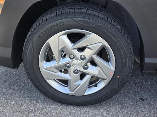 2025 Hyundai KONA SE