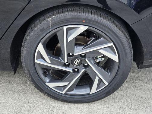 Abyss Black 2026 Hyundai ELANTRA Limited