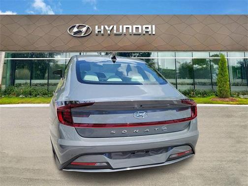 2023 Hyundai SONATA SE
