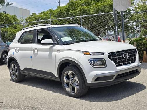 2025 Hyundai VENUE SEL