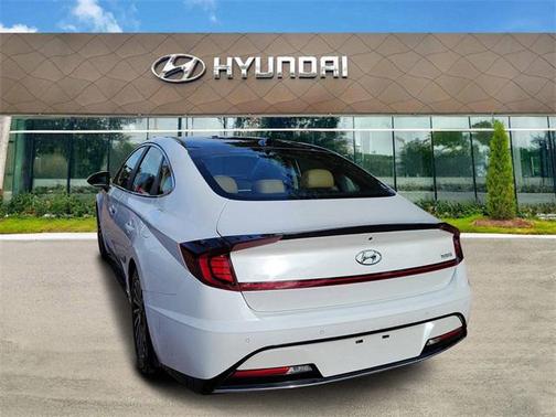 2022 Hyundai SONATA Hybrid Limited