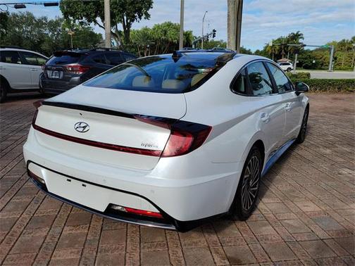 2022 Hyundai SONATA Hybrid Limited