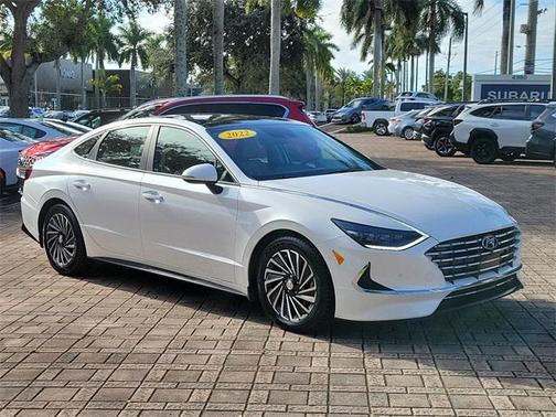 2022 Hyundai SONATA Hybrid Limited
