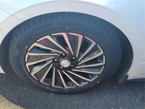 2022 Hyundai SONATA Hybrid Limited