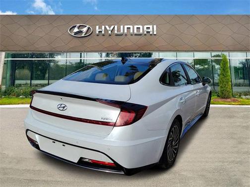 2022 Hyundai SONATA Hybrid Limited