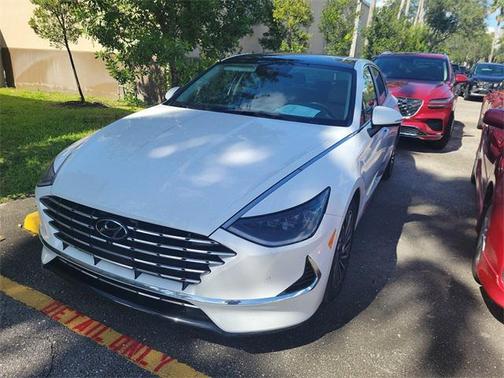 2022 Hyundai SONATA Hybrid Limited