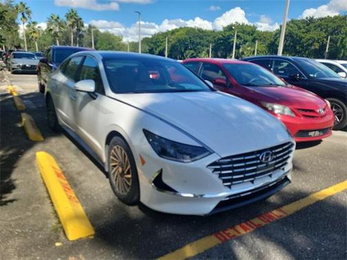 2022 Hyundai SONATA Hybrid Limited