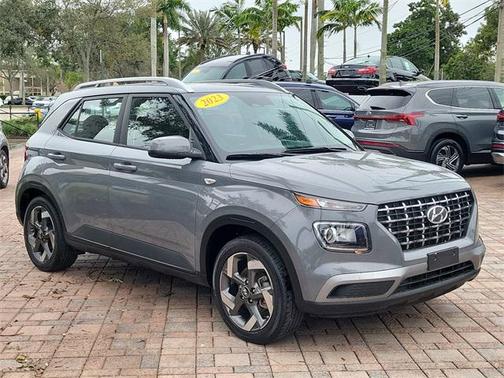 2023 Hyundai VENUE SEL