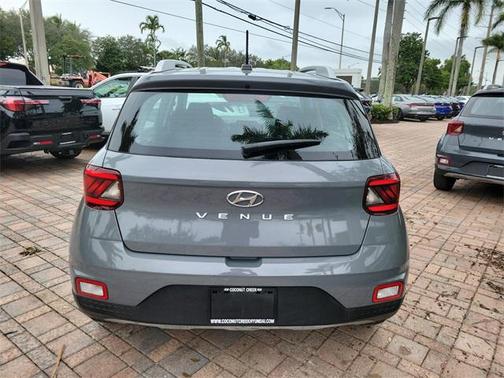 2023 Hyundai VENUE SEL