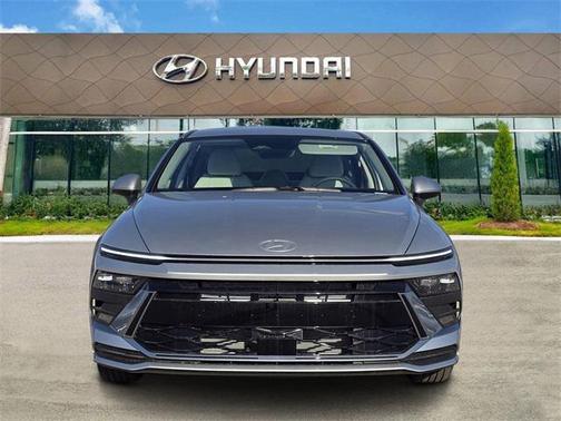 2025 Hyundai SONATA SE