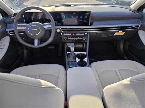 2025 Hyundai SONATA SE