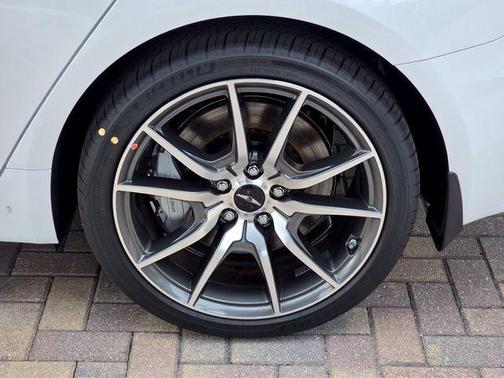 Alta White 2026 Genesis G70 2.5T RWD