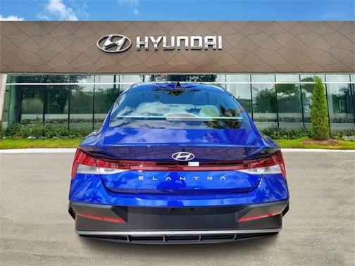 2025 Hyundai ELANTRA SEL