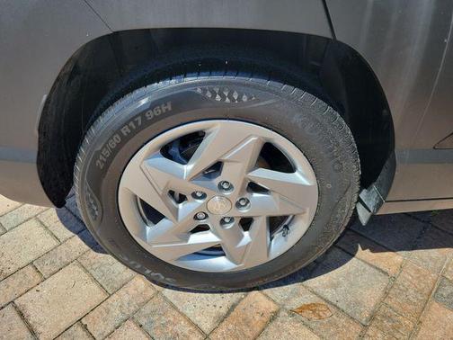 Abyss Black Pearl 2024 Hyundai KONA SE