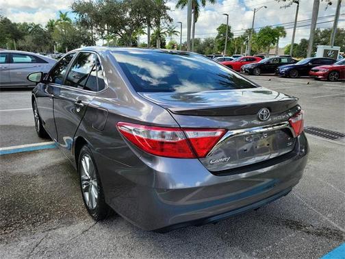 2016 Toyota Camry SE