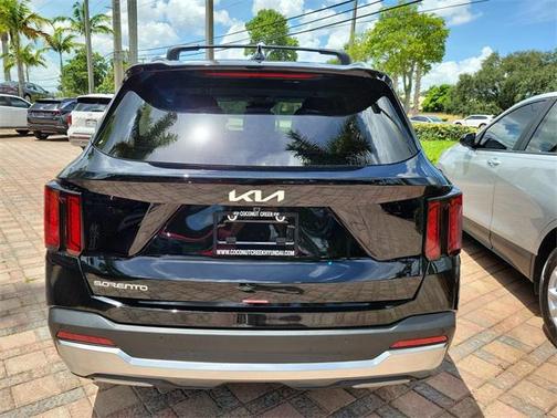 2025 Kia Sorento S