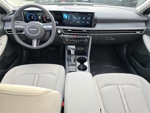 2025 Hyundai SONATA SE