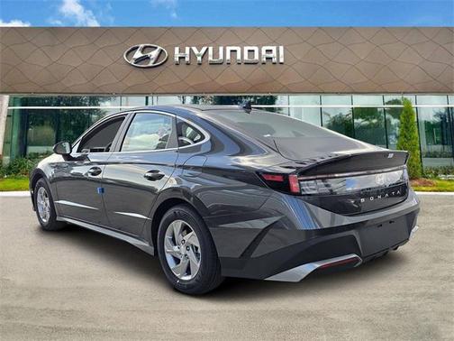 2025 Hyundai SONATA SE