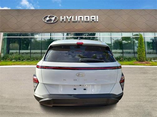 2024 Hyundai KONA SE
