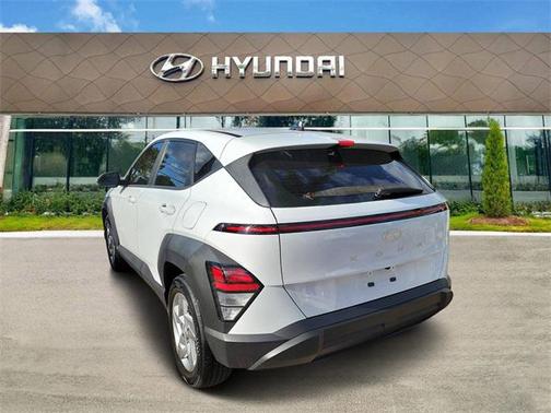 2024 Hyundai KONA SE